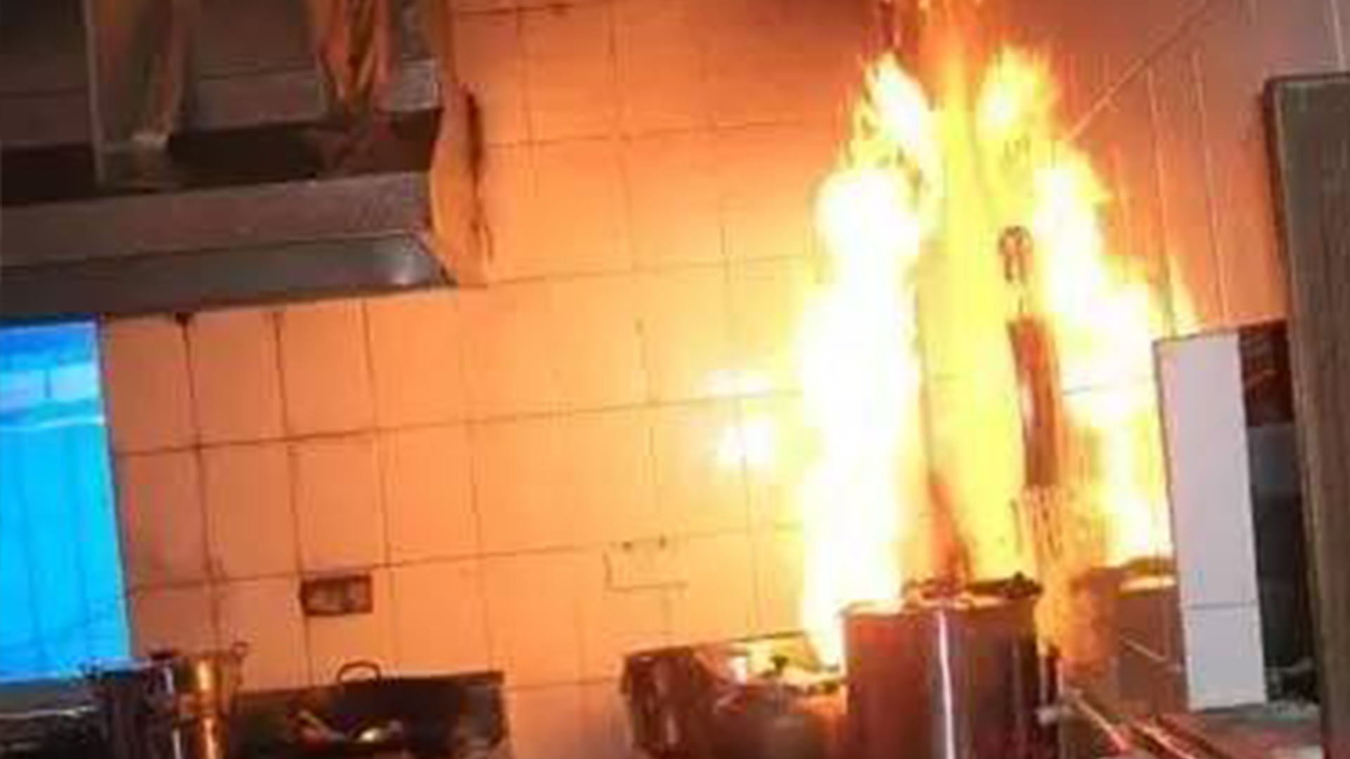 夏季如何避免油煙凈化器出現(xiàn)火災(zāi)隱患?